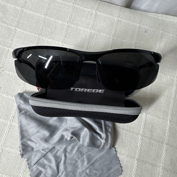 TOREGE Polarized Sports Sunglasses M291‎ Cycling Running Driving Fishing - Picture 1 of 10
